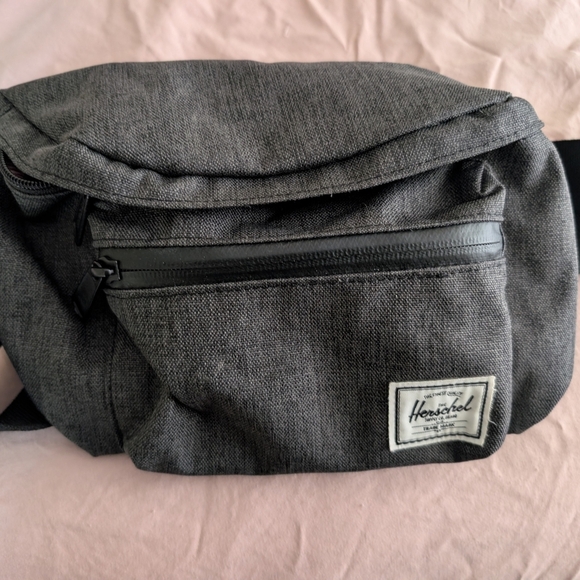 Herschel Supply Company Black Waist Fanny Pack - Picture 8 of 8